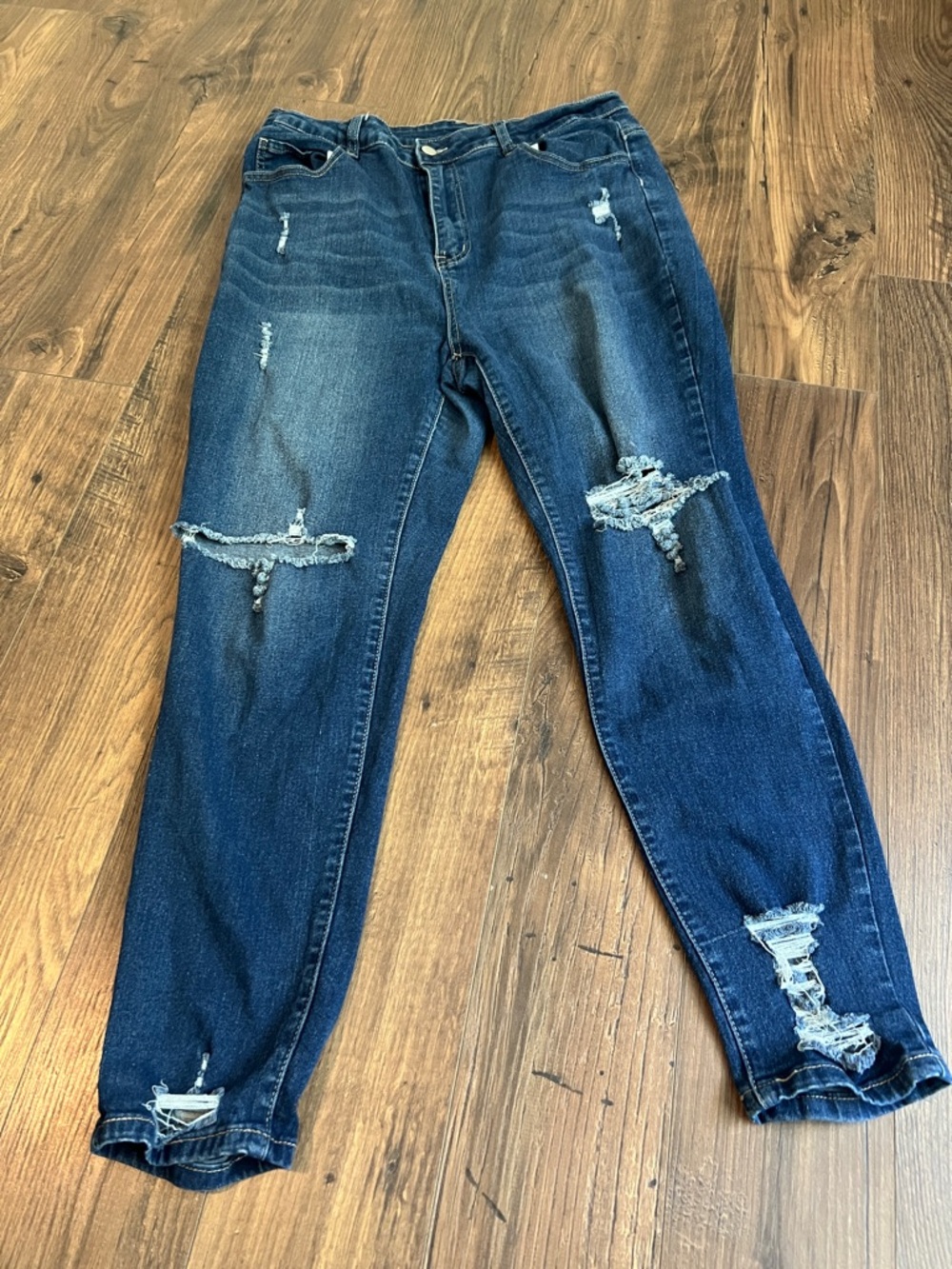 SHEIN Curve 1XL Dark Wash Distressed Skinny Jeans Plus Size Edgy Grunge Trendy